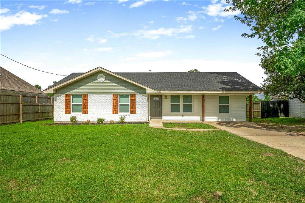 2213 Comanche Street - Photo 1