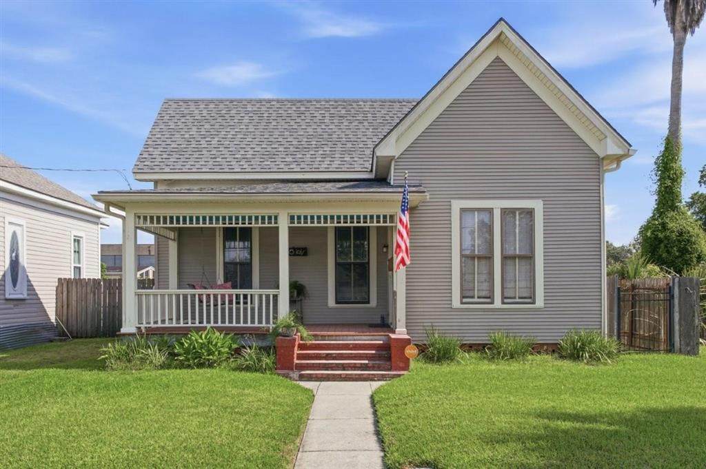 635 Iris St Street - Photo 1