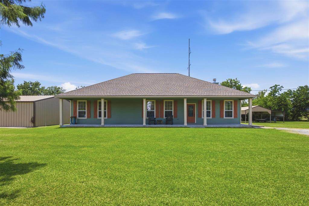 1010 Oak Lane - Photo 1