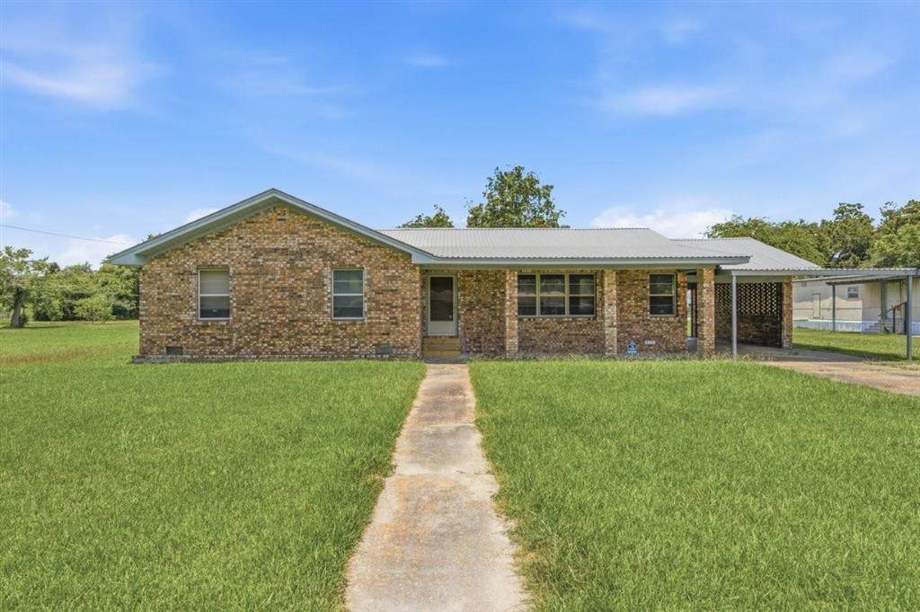 1526 Industrial Street - Photo 1