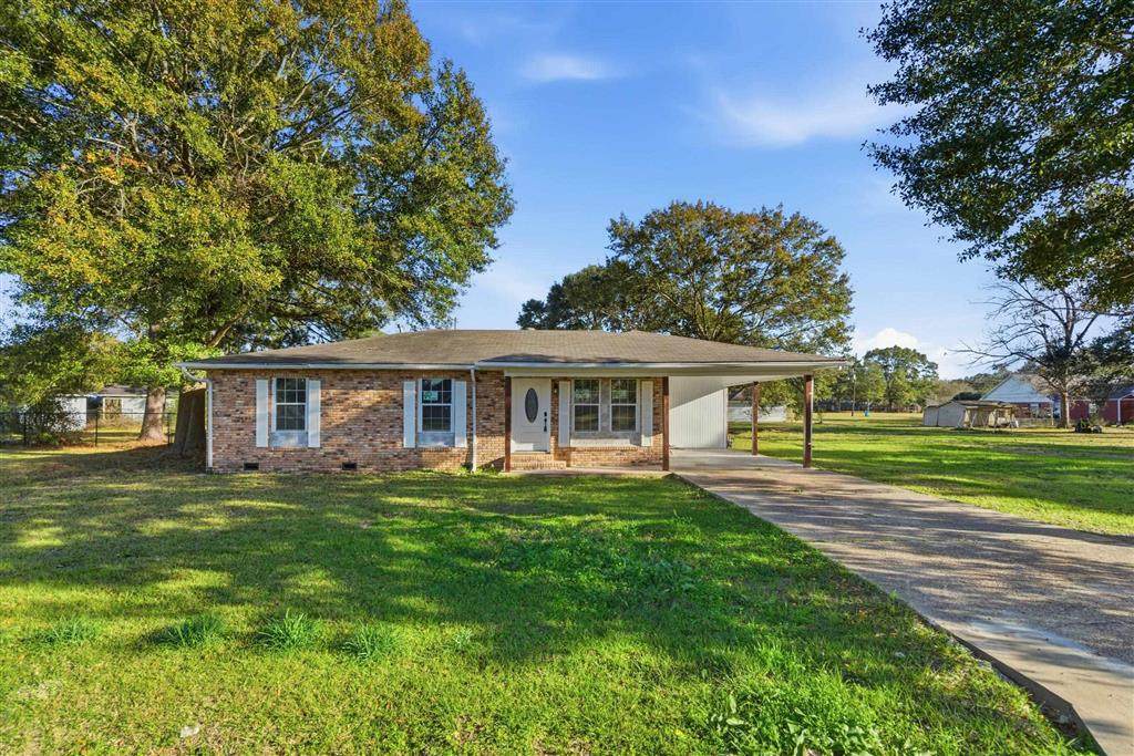 452 Scenic Drive - Photo 1