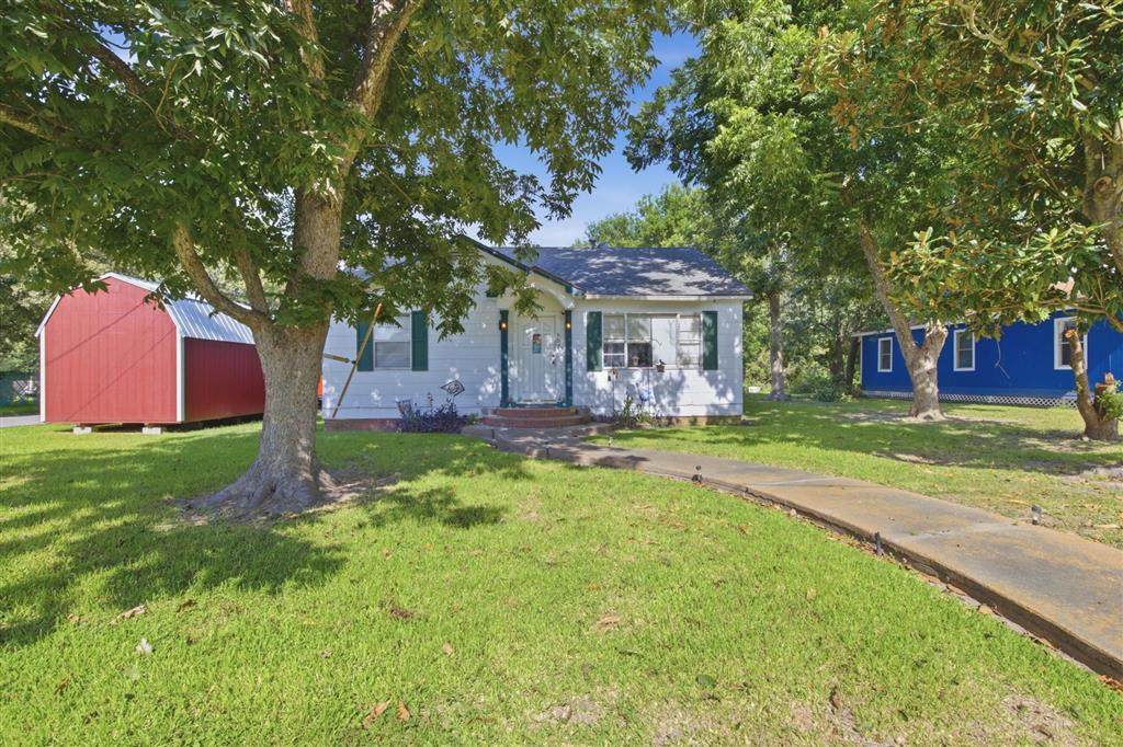 607 Mcarthur Street - Photo 1