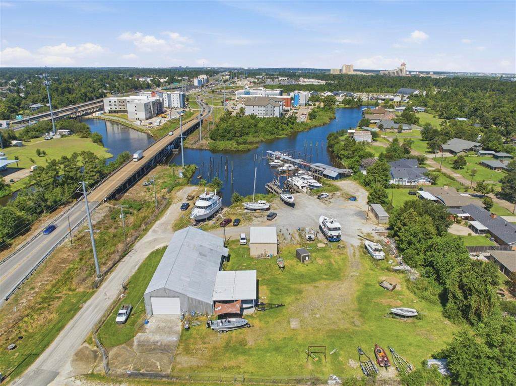 904 Prien Lake Road - Photo 1