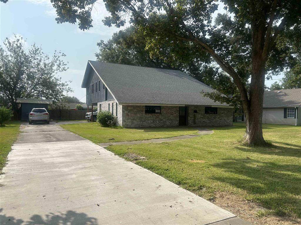 605 Central Parkway - Photo 1