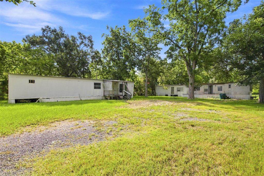 905 Burton Street - Photo 1