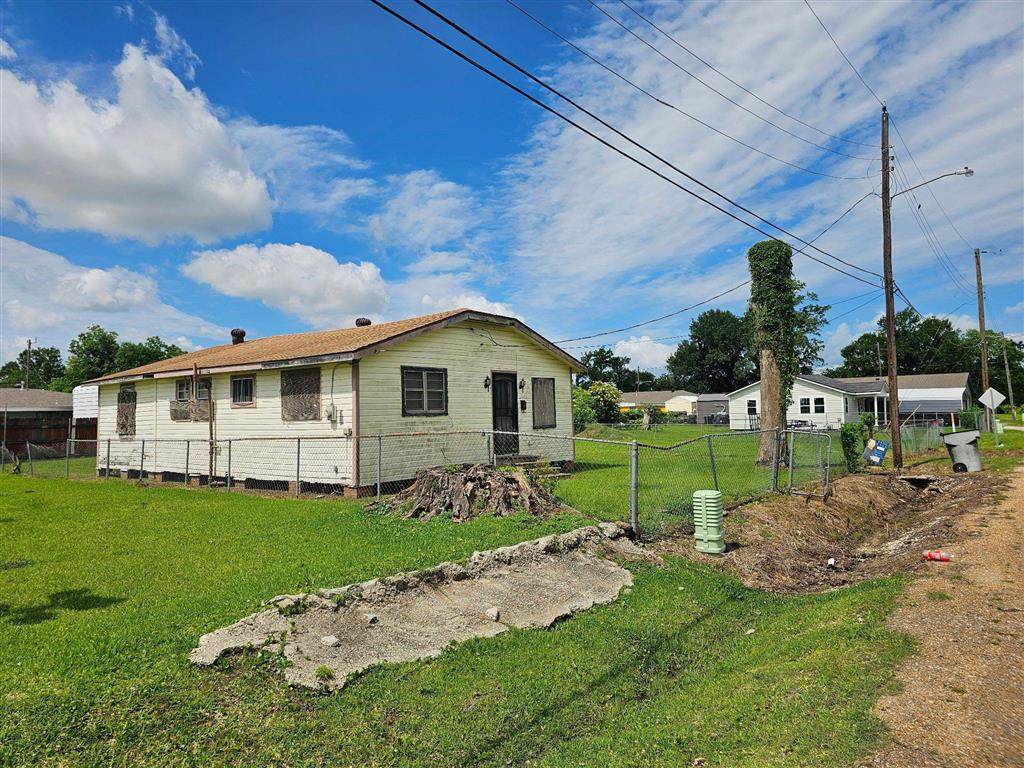 2422 Poplar Street - Photo 1