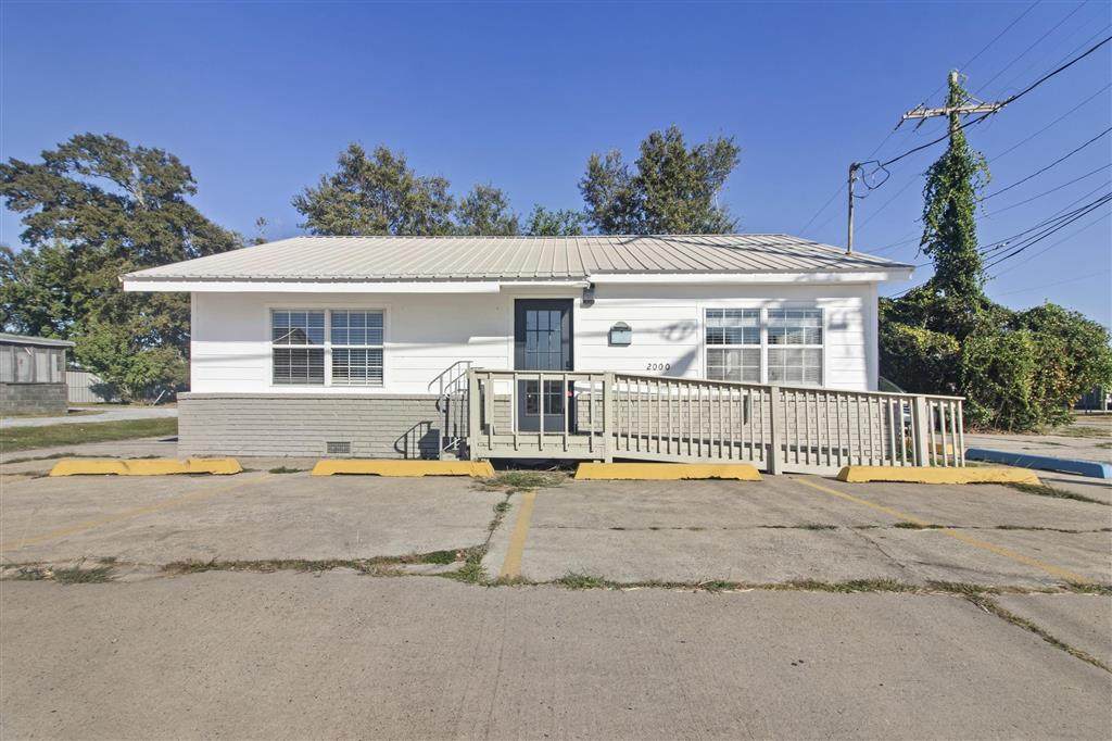2000 Sampson Street - Photo 1