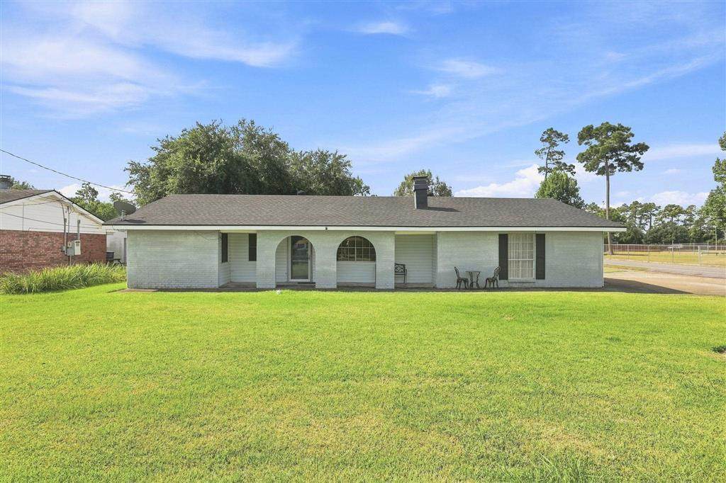 415 Hollywood Lane - Photo 1