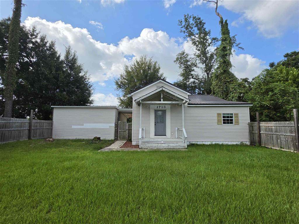 1713 Wehrt Street - Photo 1