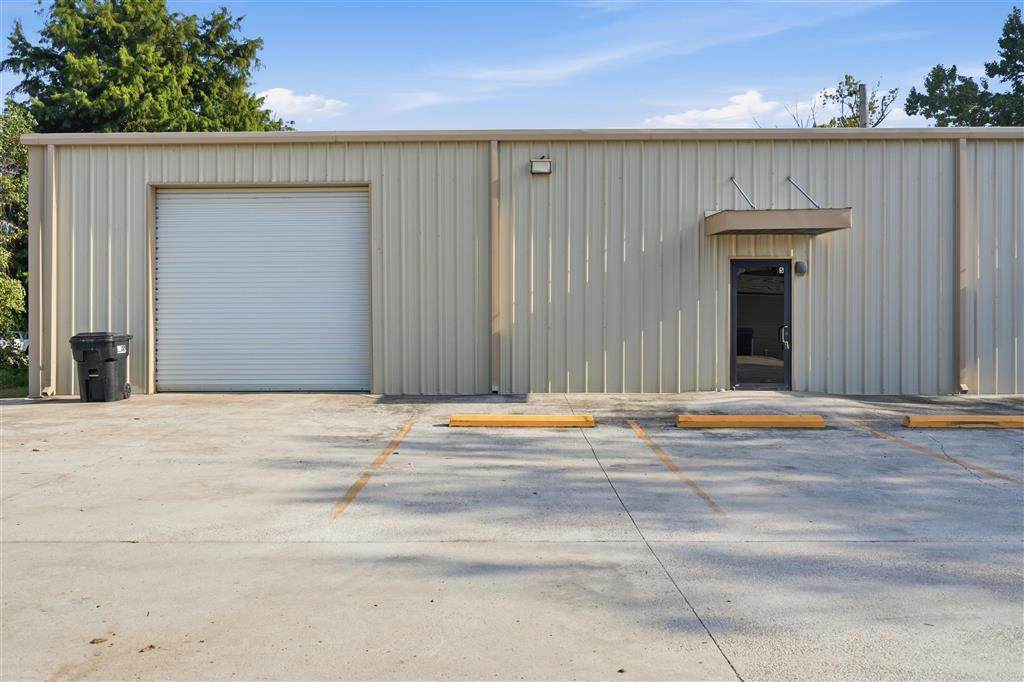 2412 Maplewood Drive - Photo 1