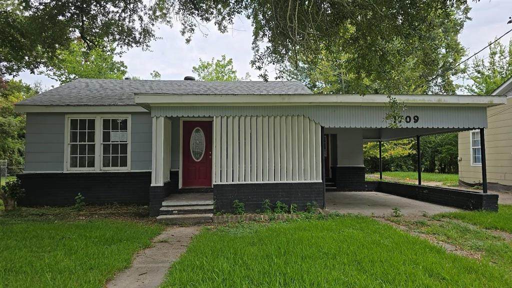 1709 13th Street - Photo 1