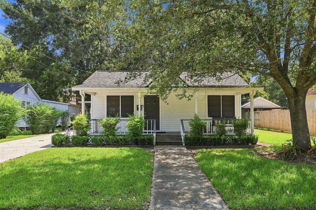 906 Church - Photo 1