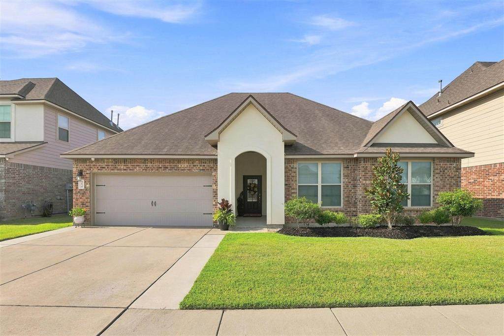 3234 Lake Crest Drive - Photo 1