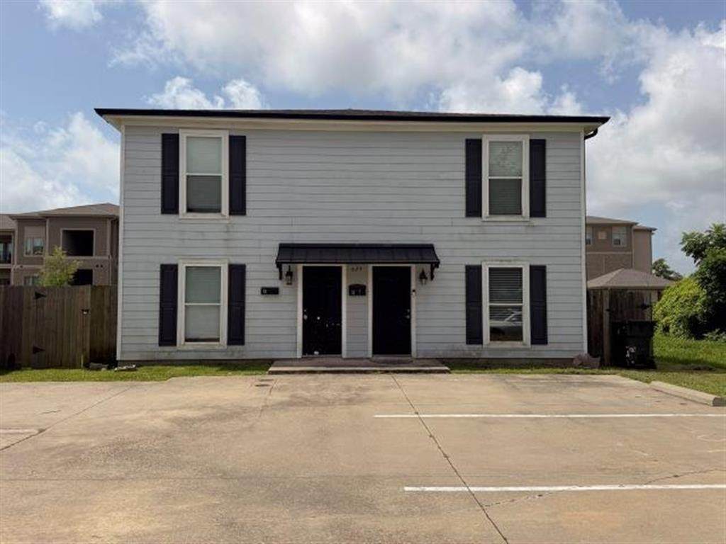 629 Louie Street - Photo 1