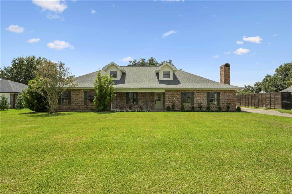 1901 Deep Woods Drive - Photo 1