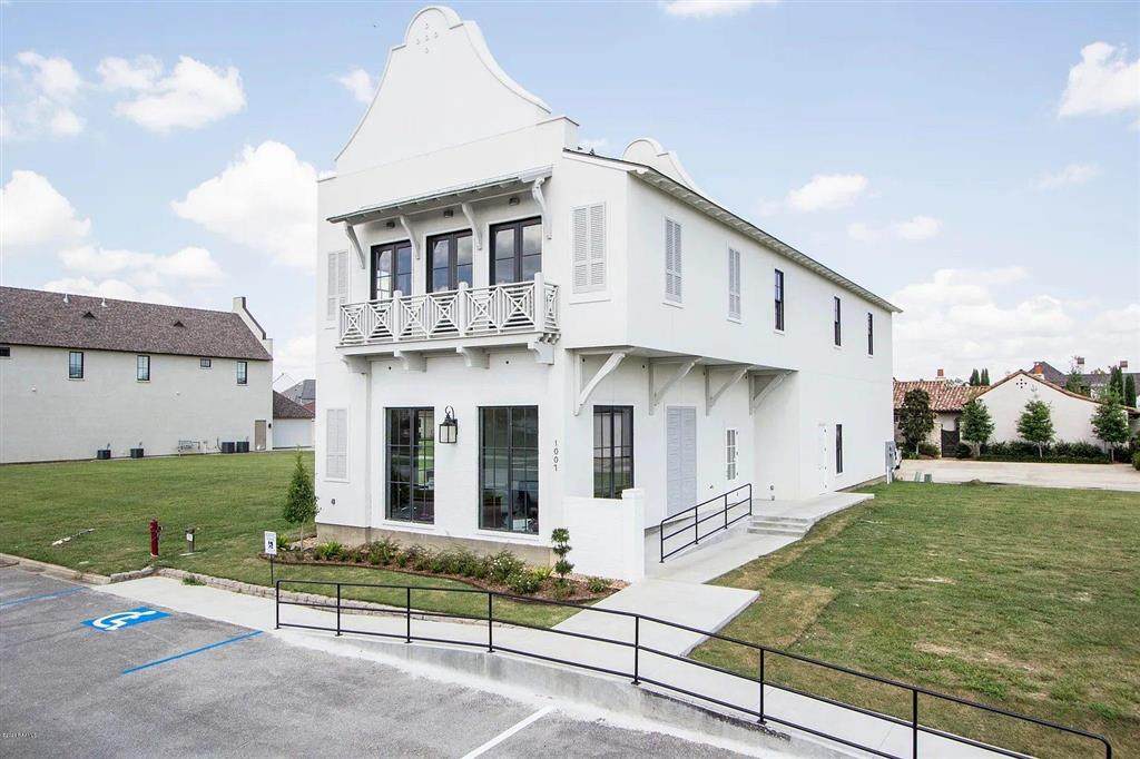 1007 Camellia Boulevard - Photo 1