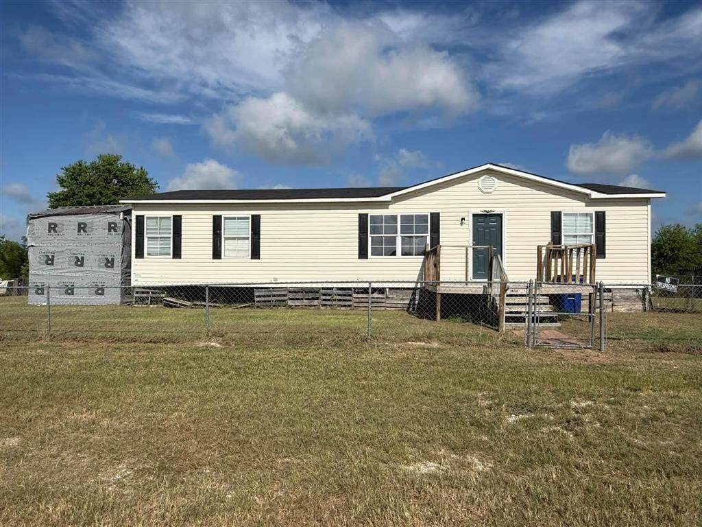 14640 165 Highway - Photo 1