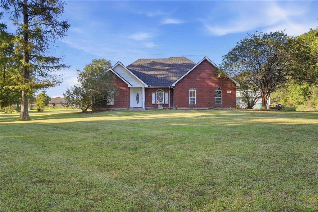 512 Gateway Drive - Photo 1