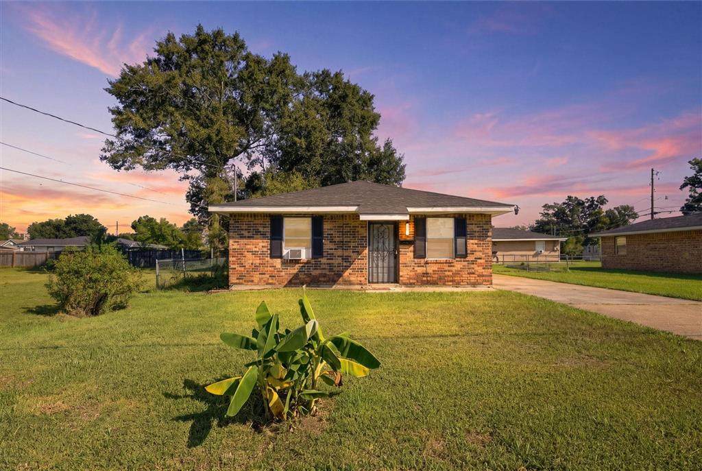 2347 Hagan Street - Photo 1
