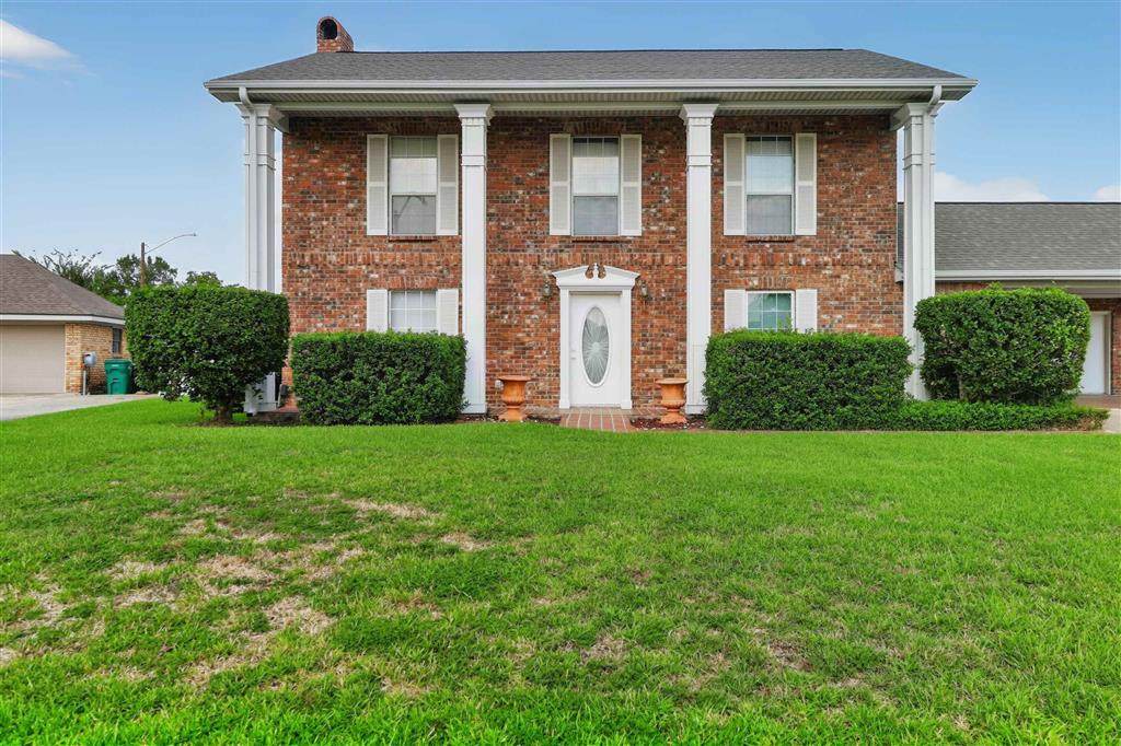 2042 Louise St Street - Photo 1