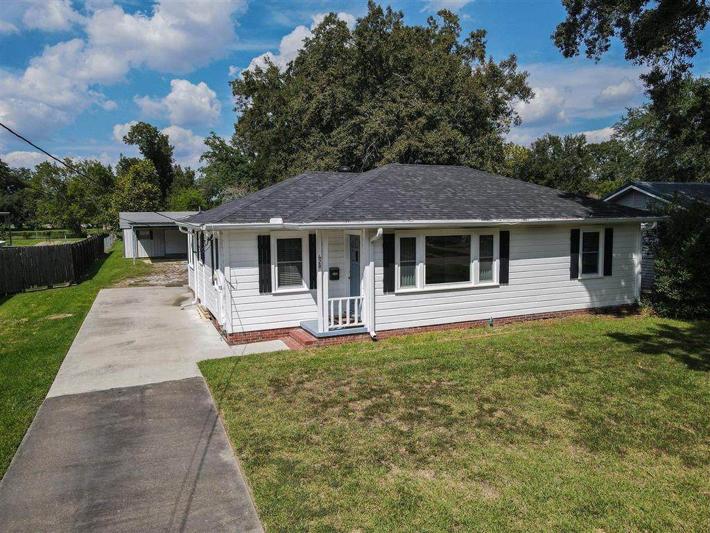 428 Claude Street - Photo 1