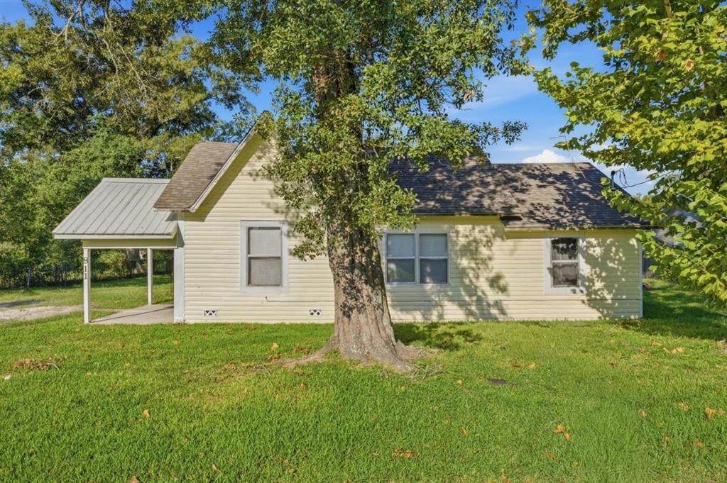 811 Live Oak Street - Photo 1