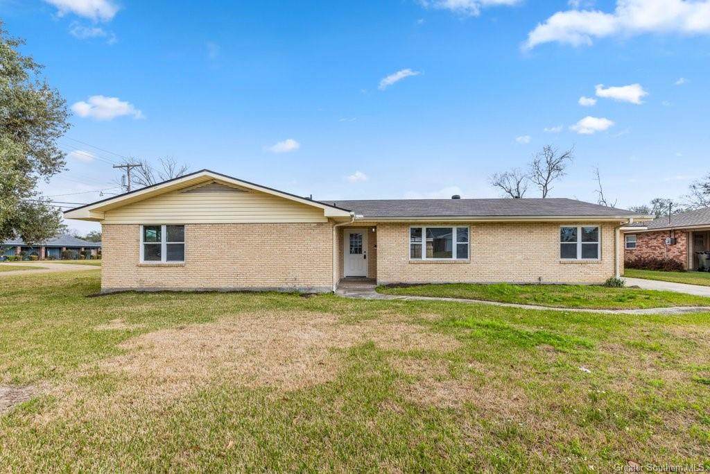 201 Crestwood Street - Photo 1