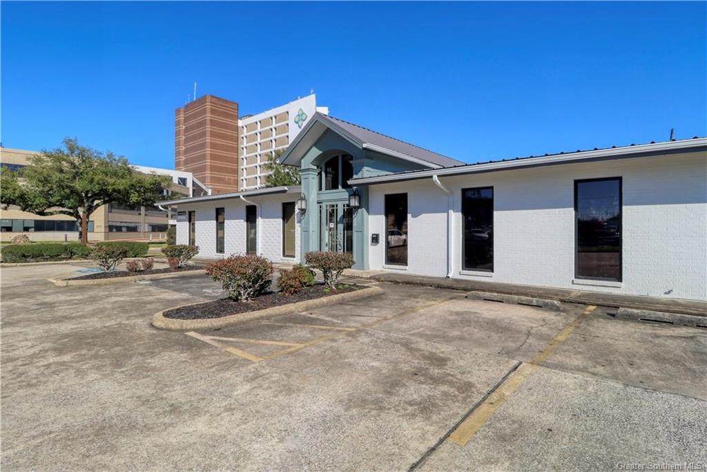 1702 Oak Park Boulevard - Photo 1