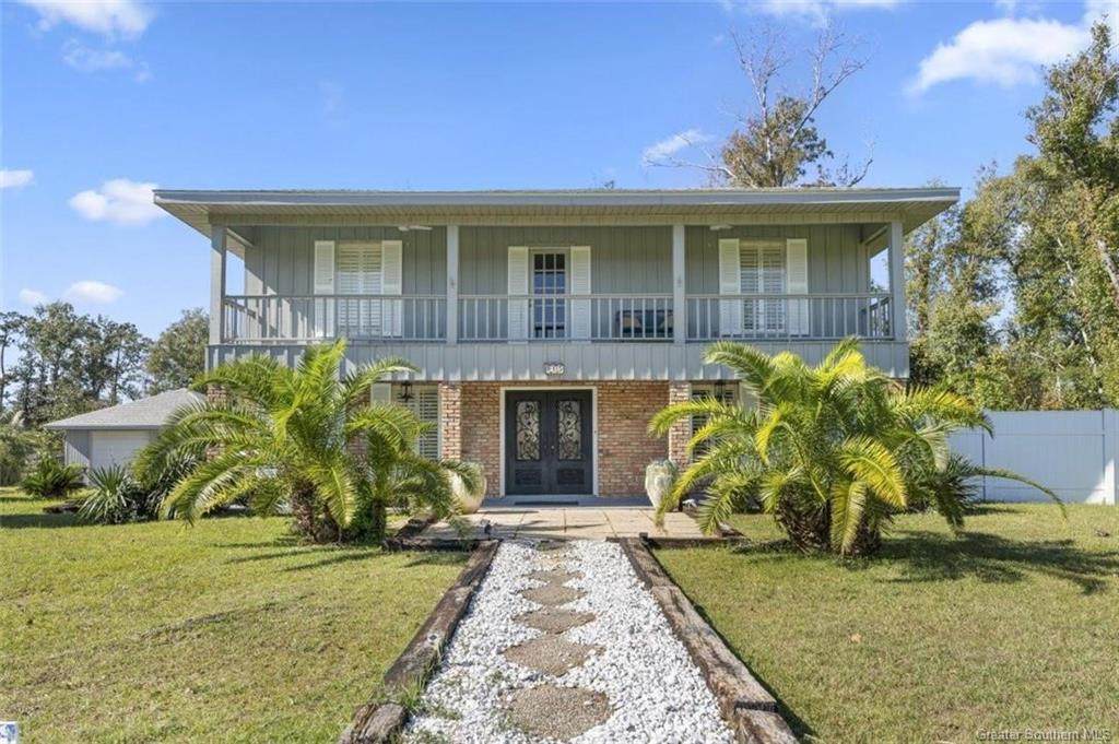 915 Tanglewood Drive - Photo 1