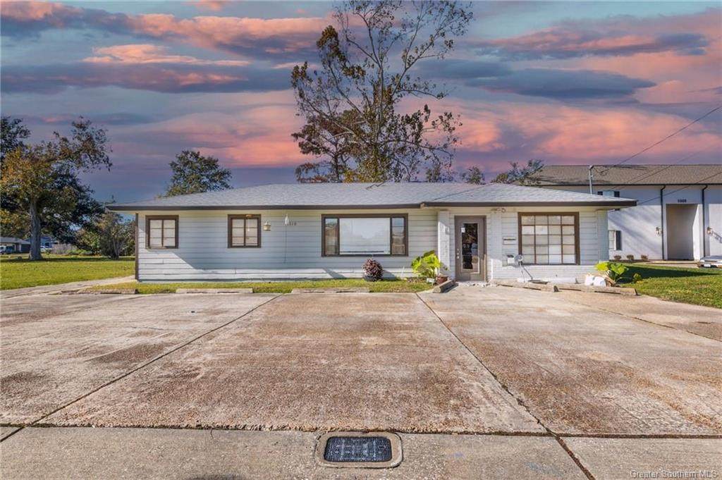 3510 Common Street - Photo 1