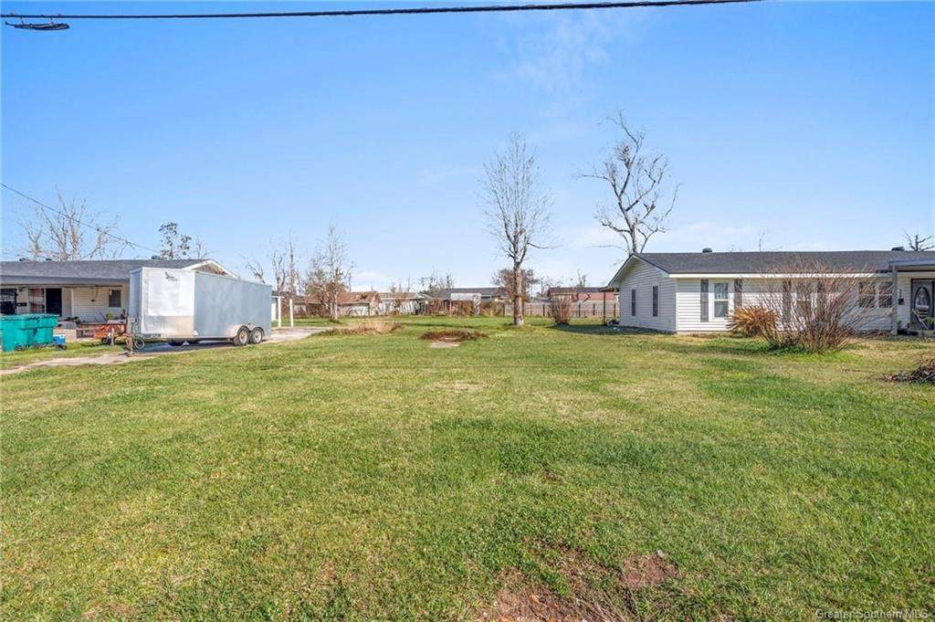 920 Shady Lane - Photo 1