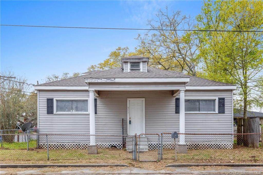 311 Crocker Street - Photo 1