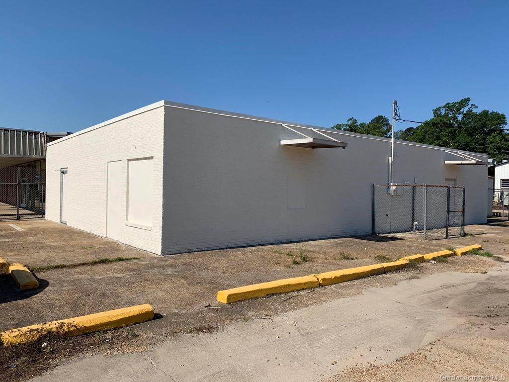 1502 5th Street - Photo 1