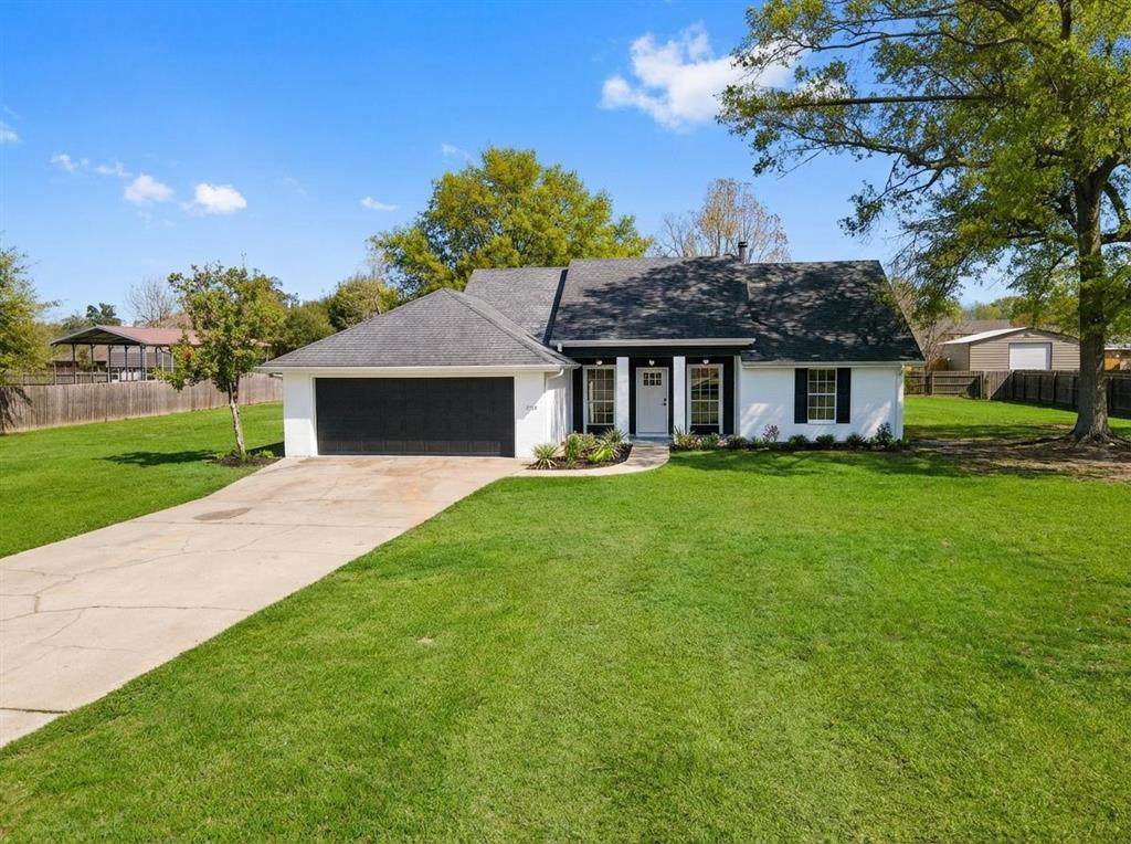 2720 Twin Oaks Road - Photo 1