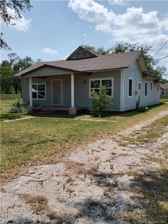 910 6Th Ave Avenue - Photo 1