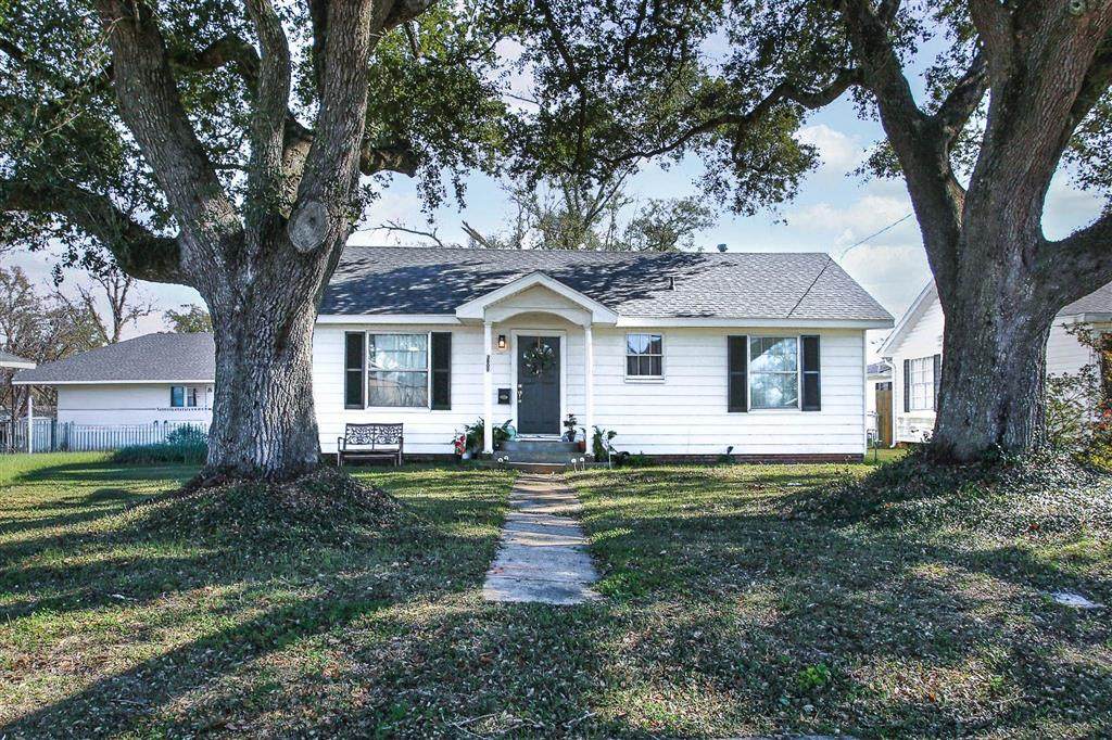 3809 Common Street - Photo 1