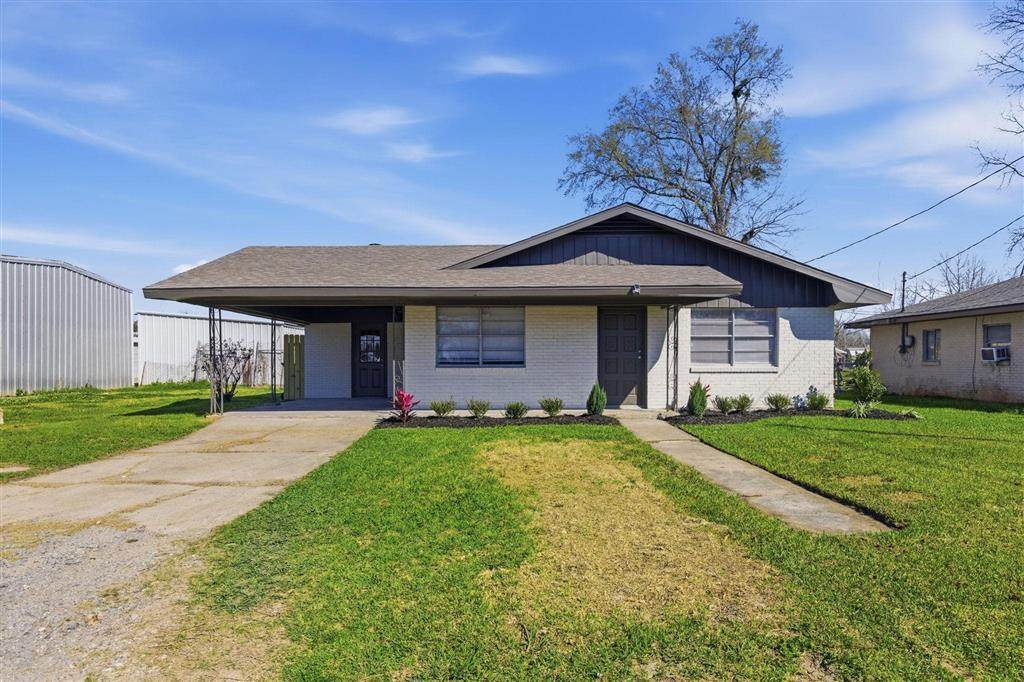 628 Urban Street - Photo 1