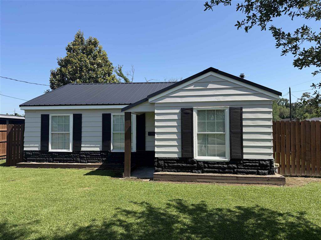 2807 7th Street - Photo 1