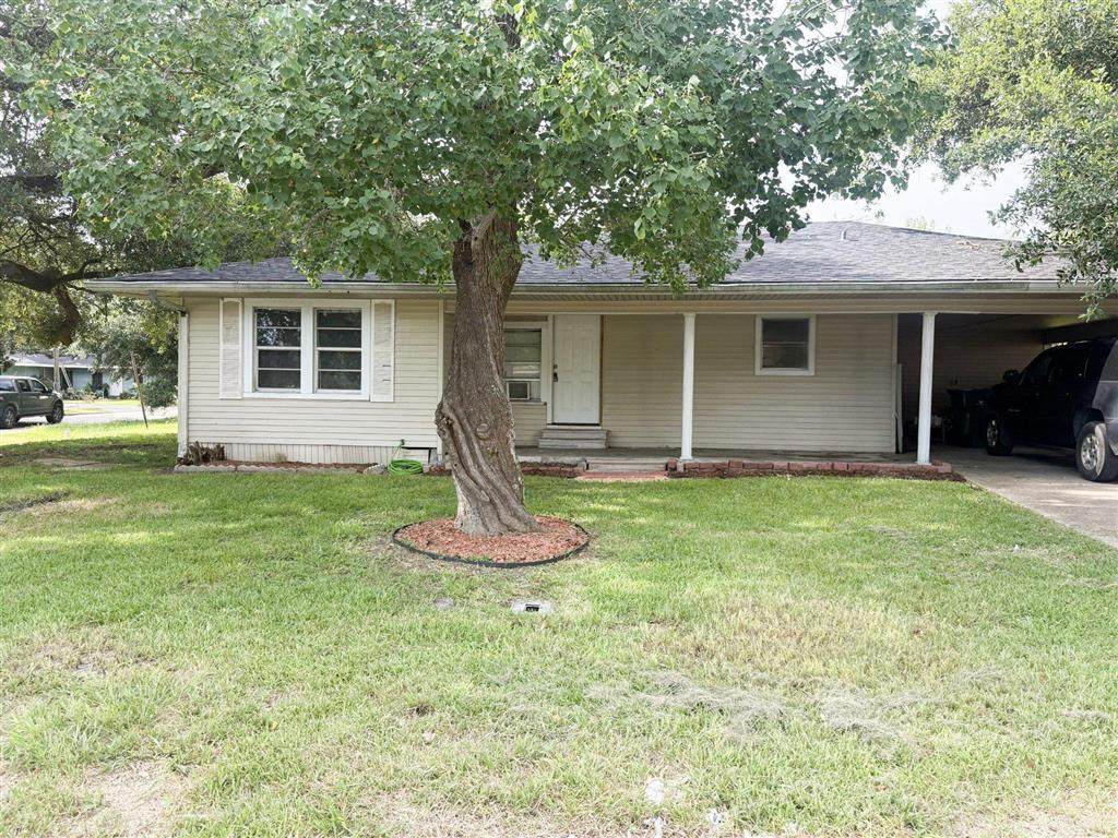 410 Foreman Avenue - Photo 1