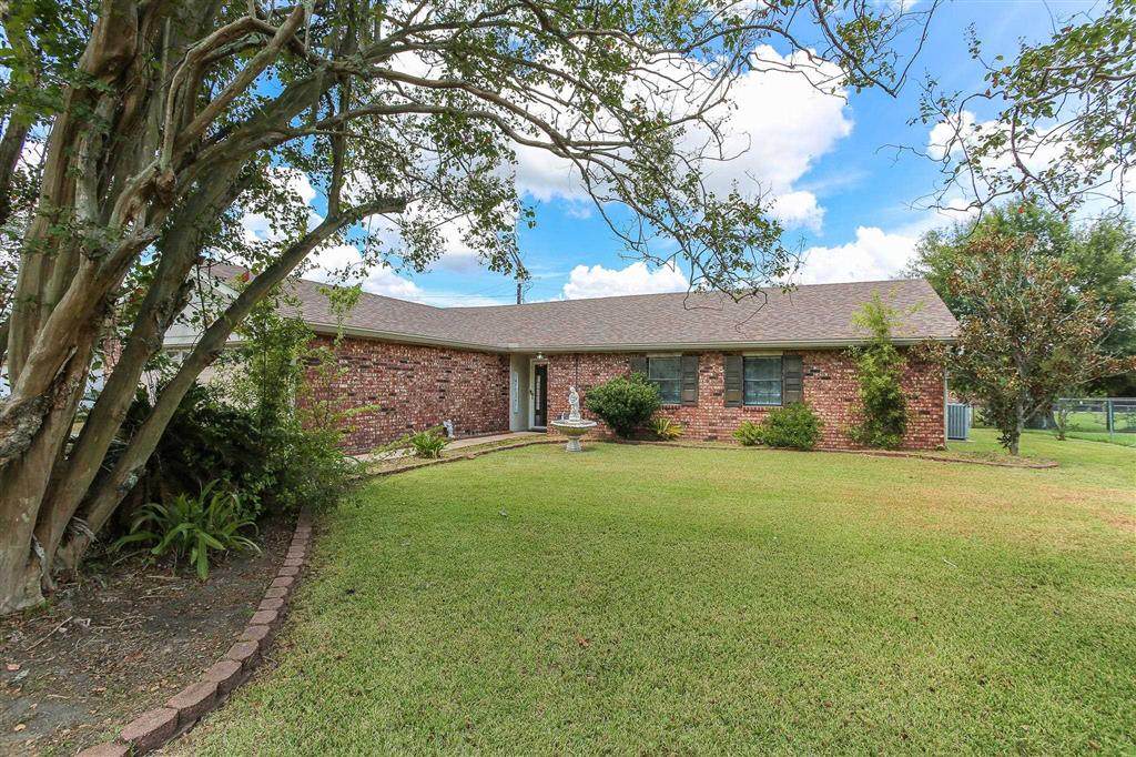 153 Beauregard Avenue - Photo 1