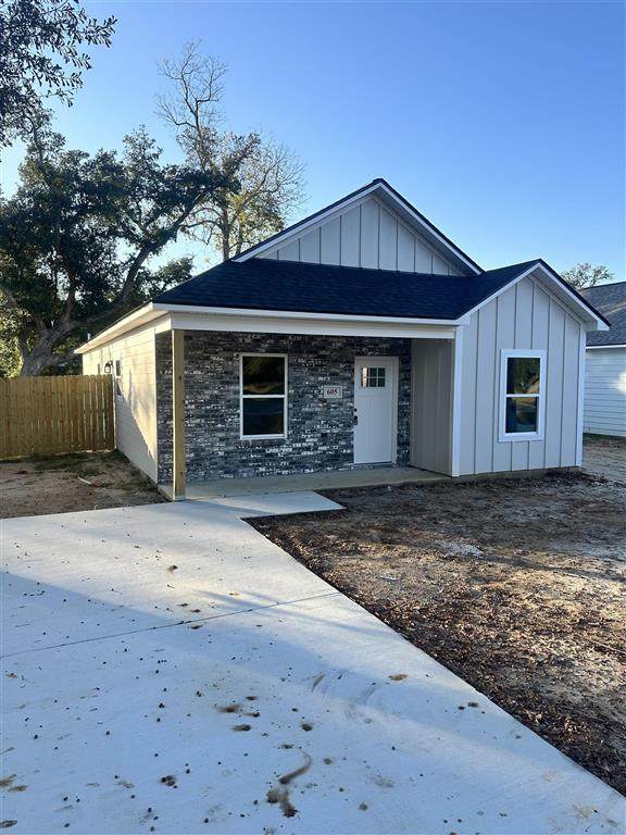 605 Lewis Street - Photo 1