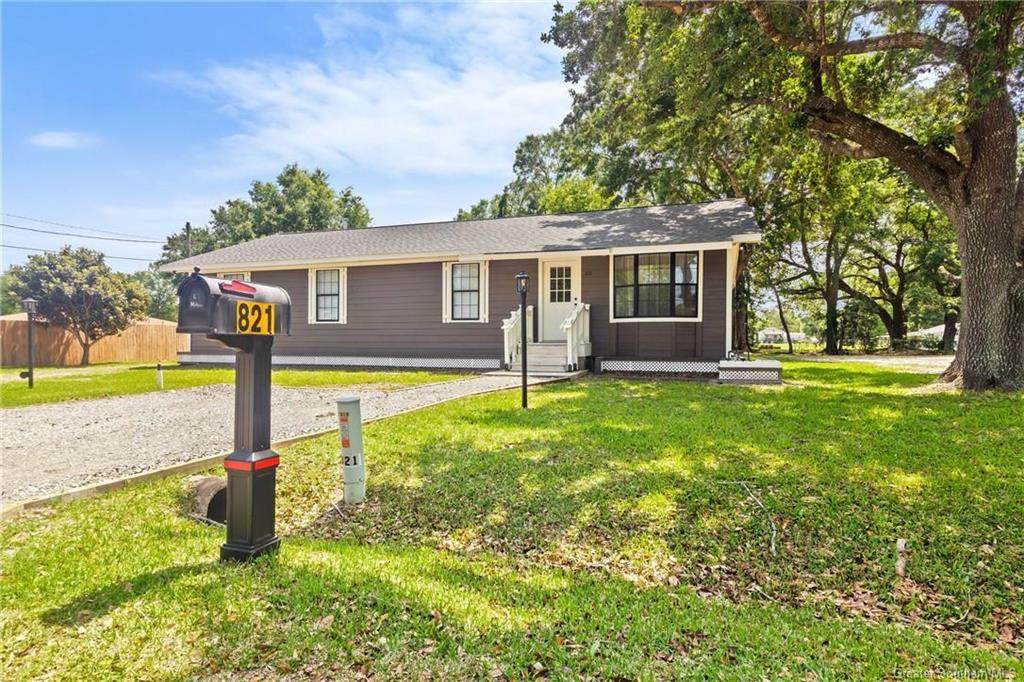 821 Loree Street - Photo 1