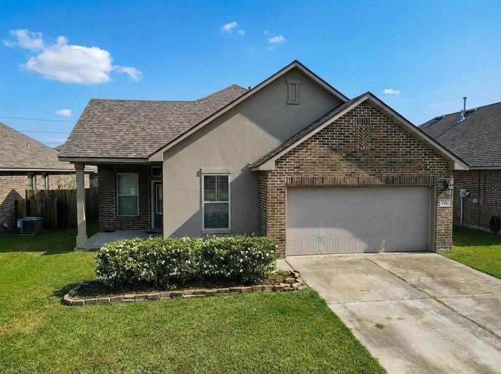 329 Leawood Ave Avenue - Photo 1