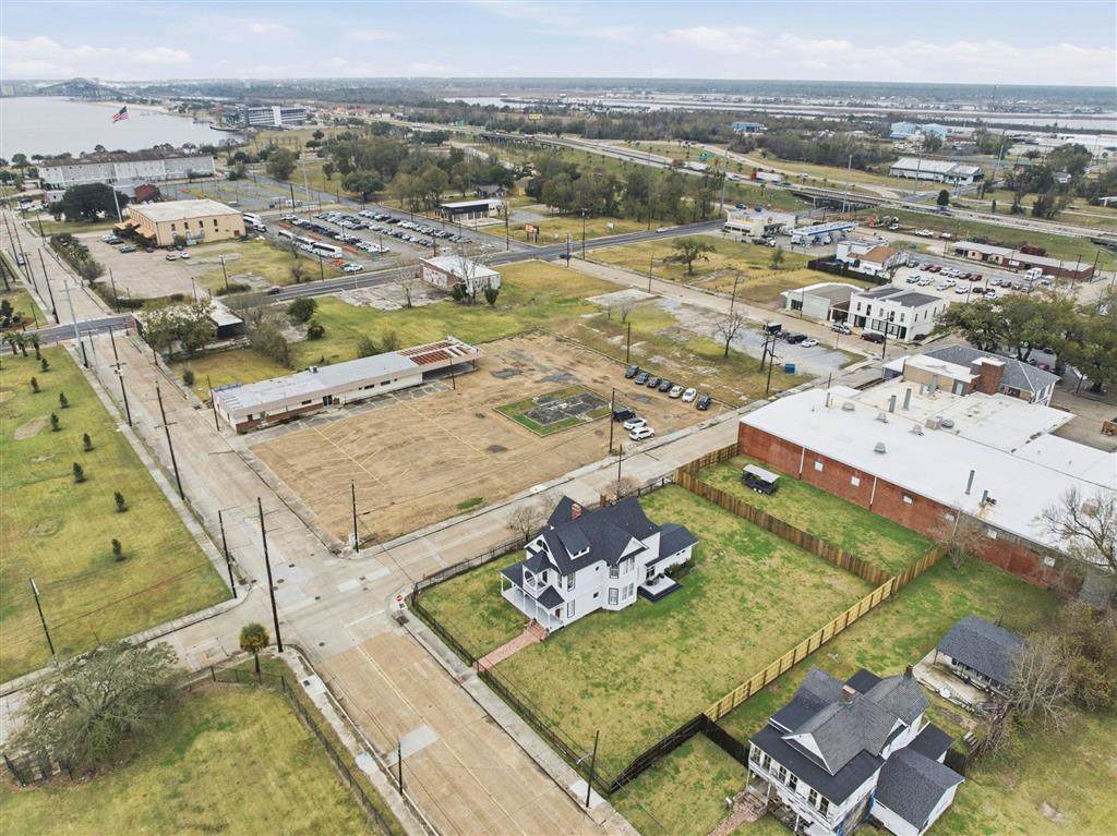 401 Pine St Street - Photo 1