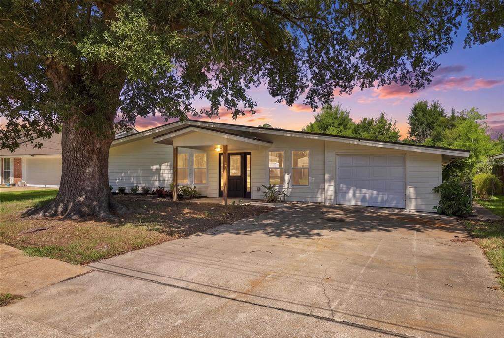 901 Cherryhill Street - Photo 1