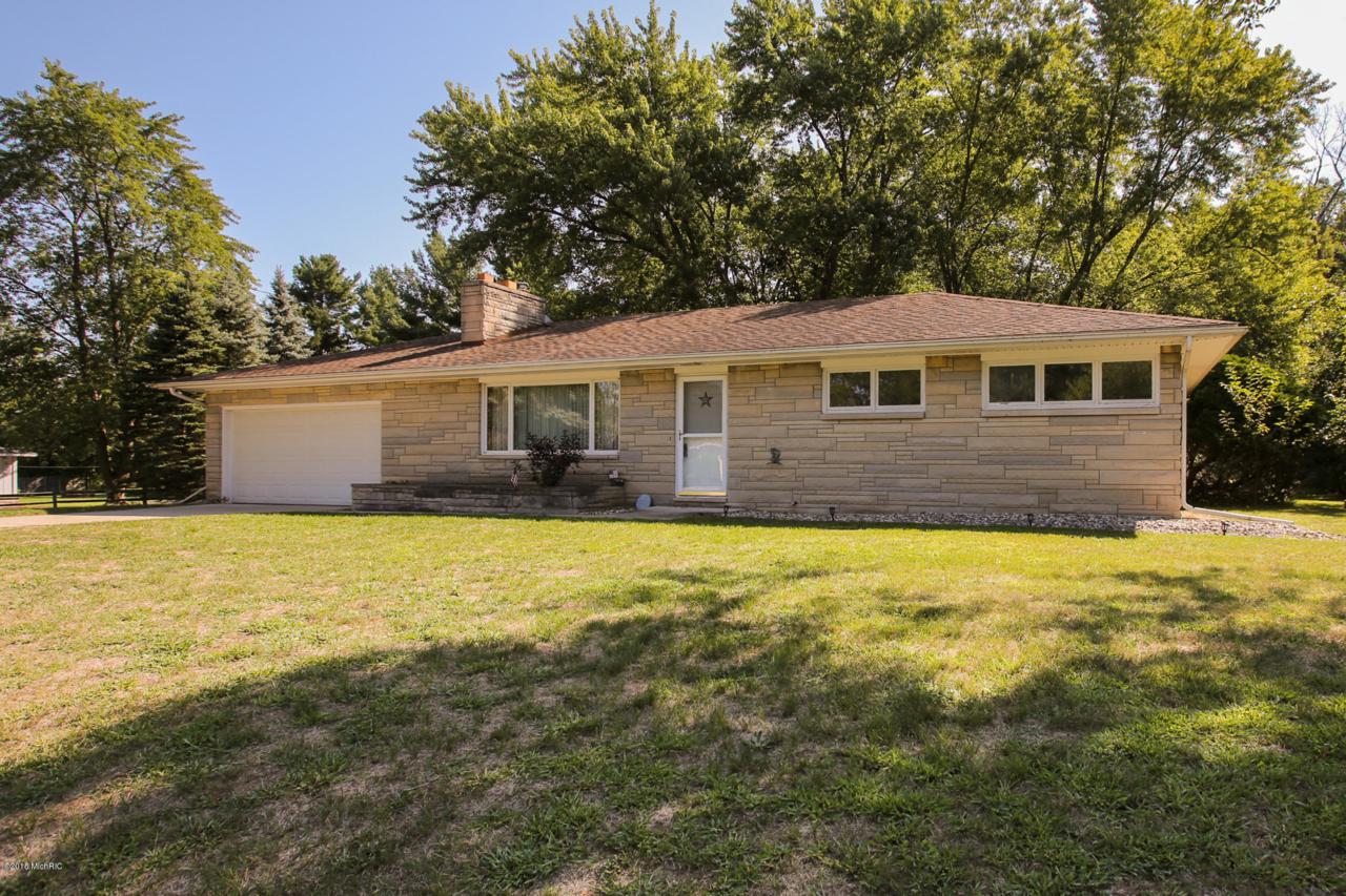 243 Beaumont Drive - Photo 1