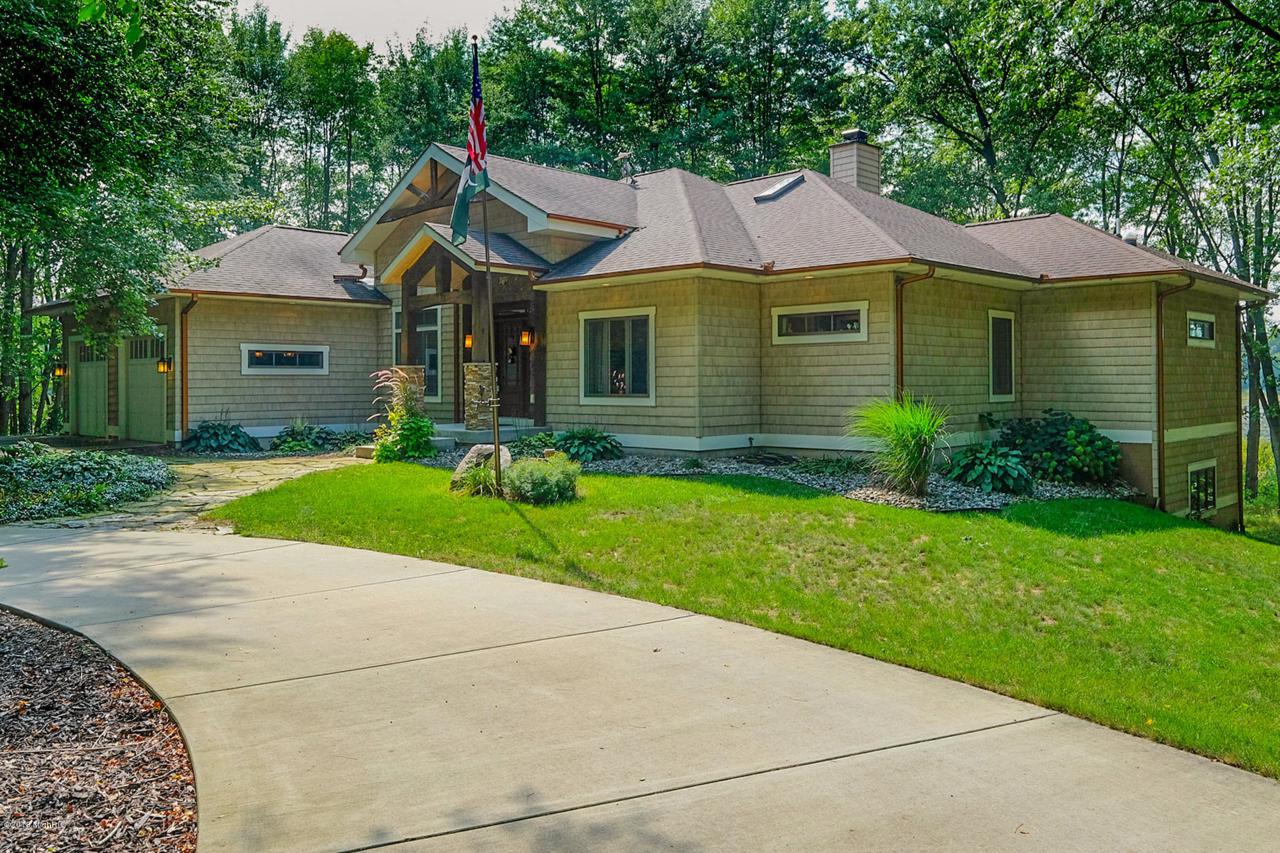 16131 13 Mile Road - Photo 1