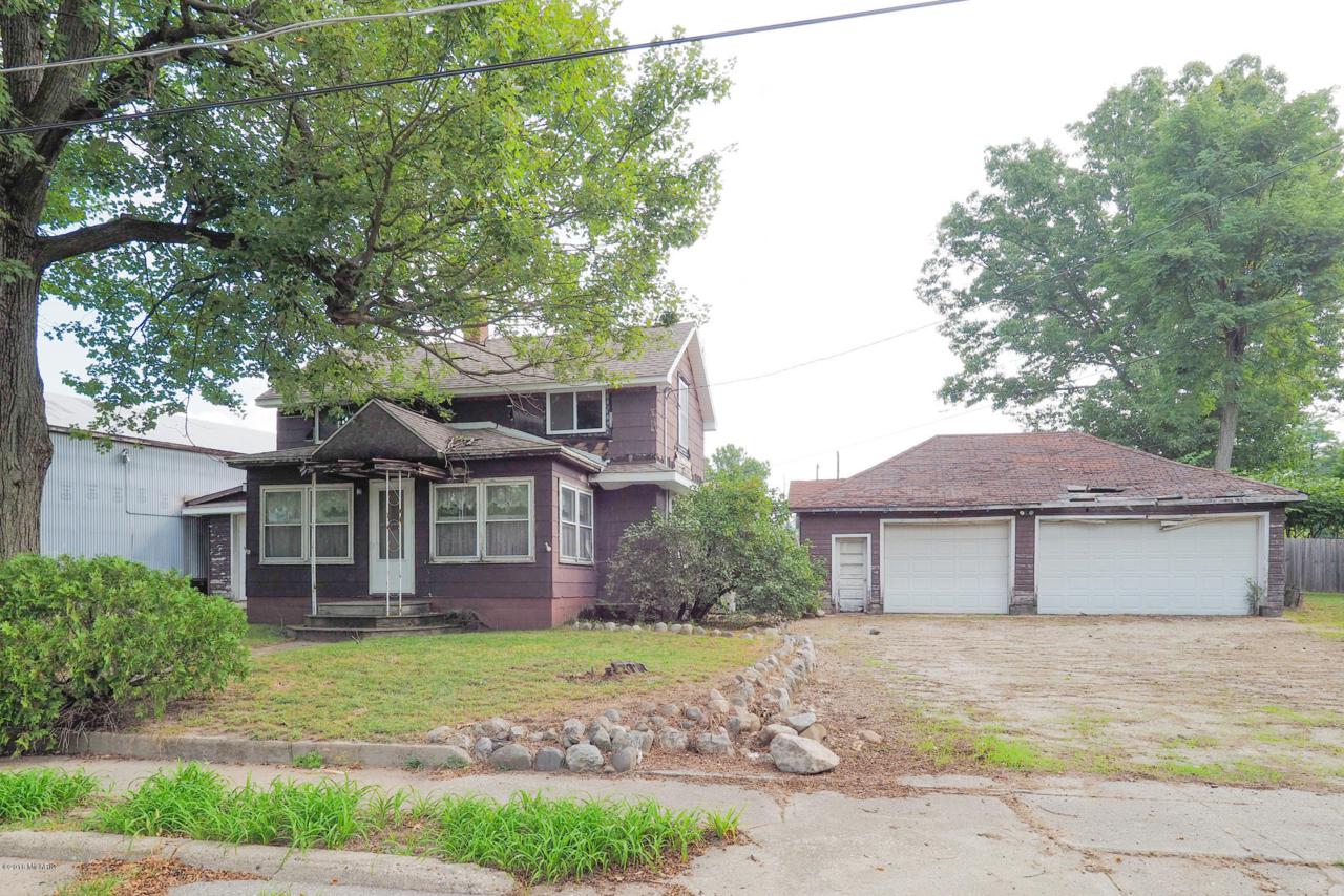 203 Roberts Street - Photo 1