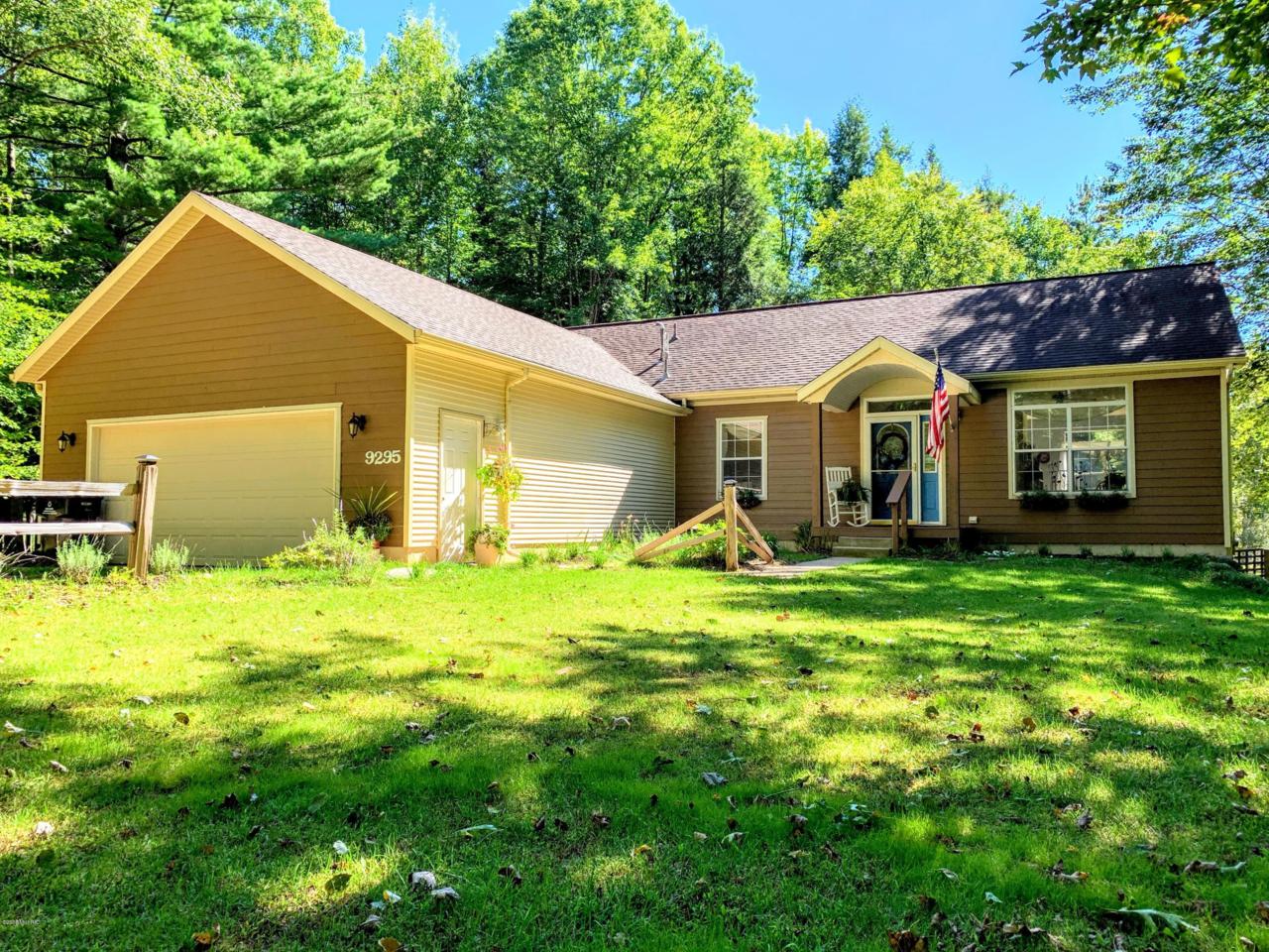 9295 Clubhouse Dr W Drive - Photo 1
