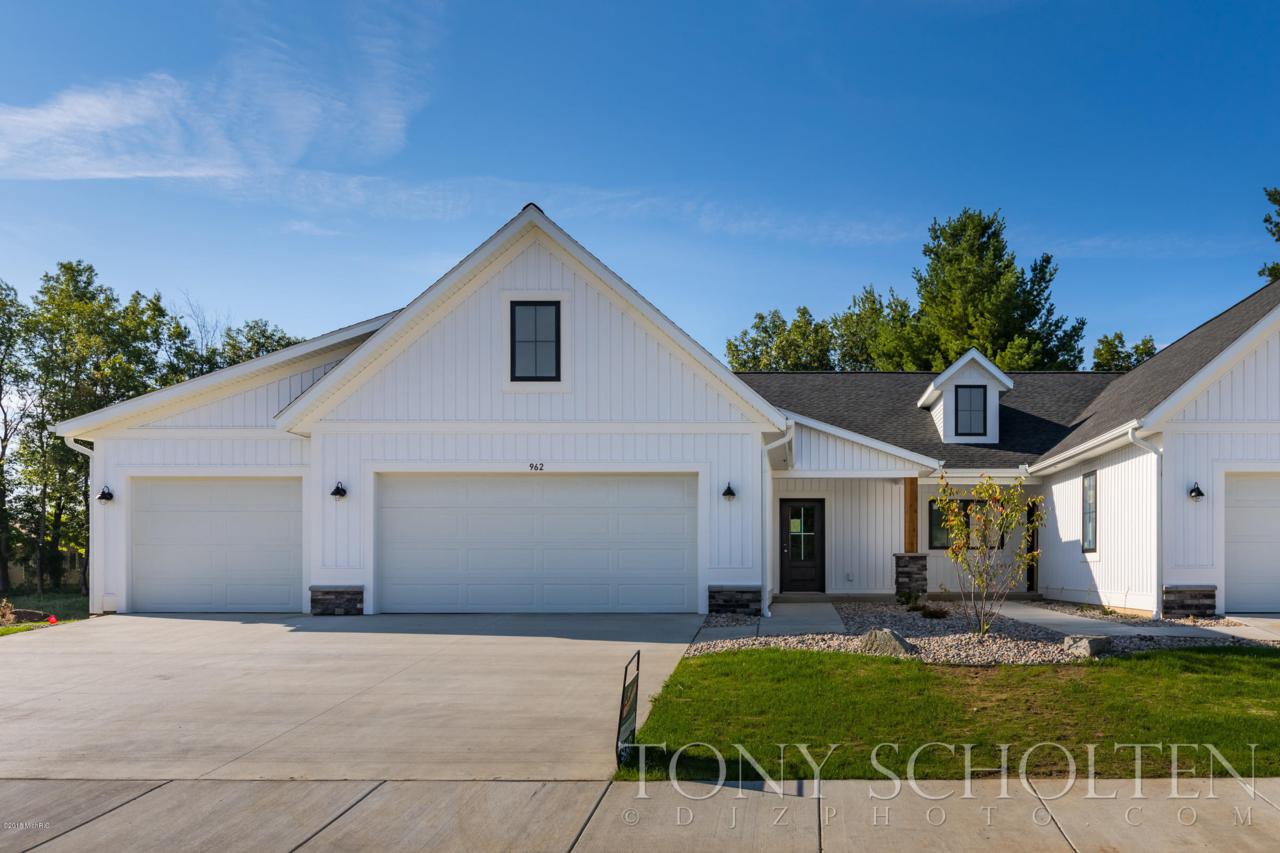 940 Harper Woods Drive - Photo 1